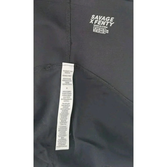 Savage X Fenty Sport Leggings Women's Black Flocked Artwork US 2X NWT - Picture 9 of 9